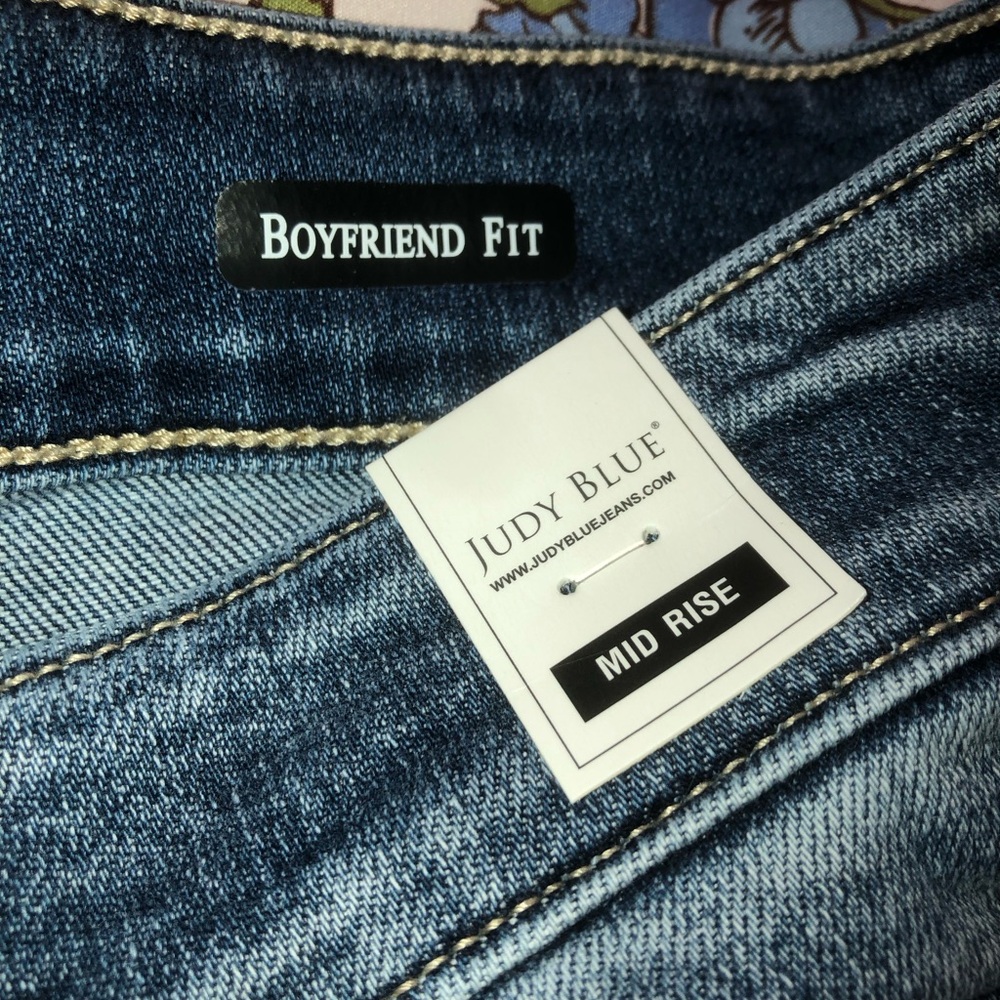 💜 Judy Blue Distressed Dark-Mid Blue Boyfriend fit   Size 14 W - Picture 4 of 5